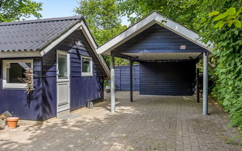 Mila - 30Km from the Sea: Dak, Huis, Huis, Verblijf, Deur, Siding, Dek, Veranda, Plank, Hardwood