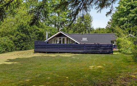 Mila - 30Km from the Sea: Dak, Huis, Huis, Verblijf, Deur, Siding, Dek, Veranda, Plank, Hardwood