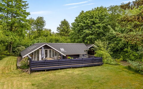 Mila - 30Km from the Sea: Huis, Verblijf, Dak, Landgoed, Tuin, Schaduw, Siding, Werf, Boerderij, Landscaping