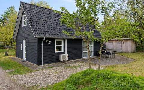 Øgot: Meubilair, Interieur Ontwerp, Flooring, Verdieping, Plafond, Kamer, Stoel, Tafel, Appartement, Keuken En Eettafel