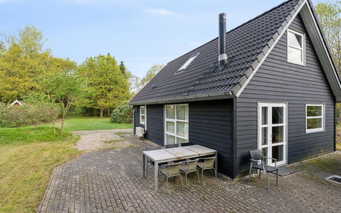 Øgot: Meubilair, Interieur Ontwerp, Flooring, Verdieping, Plafond, Kamer, Stoel, Tafel, Appartement, Keuken En Eettafel