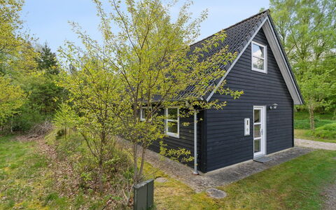Øgot: Meubilair, Interieur Ontwerp, Flooring, Verdieping, Plafond, Kamer, Stoel, Tafel, Appartement, Keuken En Eettafel