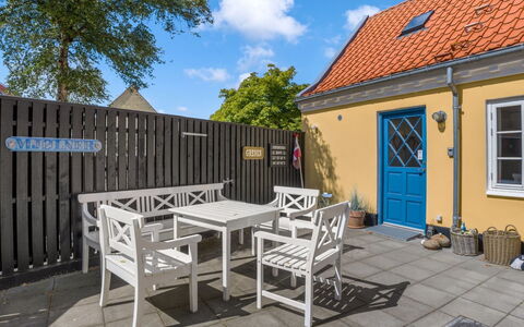 Rami - 250M from the Sea: Landgoed, Schaduw, Oprit, Boerderij