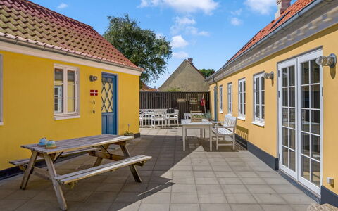 Rami - 250M from the Sea: Landgoed, Schaduw, Oprit, Boerderij