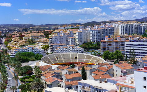 Estepona 657: Boom, Stad, Stedelijk Gebied, Buurt, Woongebied, Stedelijk Ontwerp, Appartement, Stadion, Luchtfotografie