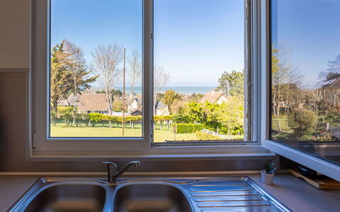 La Maison du Phare: Woongebied, Struik, Huis, Tuin, Huis, Land Lot, Dak, Schaduw, Gazon