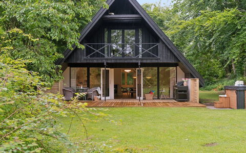 Estefania - 1Km from the Sea: Gebouw, Huis, Venster, Huis, Dak, Woongebied, Struik, Verblijf, Land Lot
