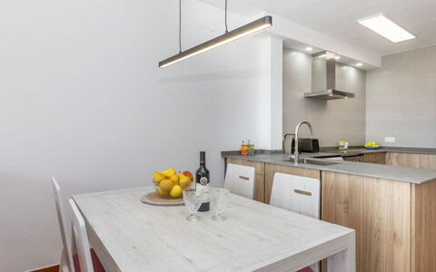Airmenuda: Interieur Ontwerp, Muur, Keuken, Hout, Countertop, Plafond, Flooring, Meubilair, Lichte Inrichting, Verlichting