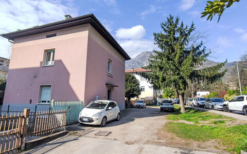 Nonnellini: Bergketen, Heuvel Station, Verblijf, Vallei, Helling, Dorp, Bergdorp, Alpen, Ridge, Massif