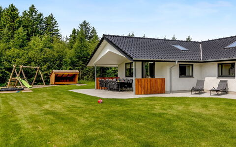 Alvira - 30Km from the Sea: Dak, Verblijf, Garden Gebouwen, Tuin, Gazon, Boerderij, Landscaping, Schaduw, Landgoed, Werf