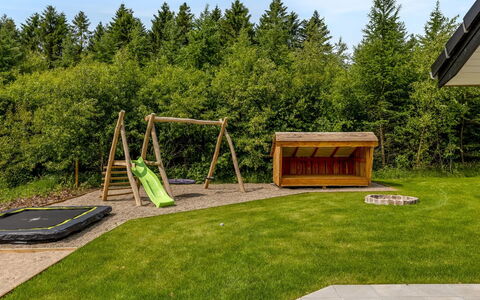 Alvira - 30Km from the Sea: Hout, Tuin, Backyard, Landscaping, Hardwood, Beits, Gazon, Schaduw, Werf, Garden Gebouwen