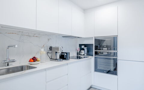 Cofitsa Plus: Keuken, Toestel Van De Keuken, Countertop, Interieur Ontwerp, Flooring, Cabinetry, Major Appliance, Hout, Verdieping, Meubilair