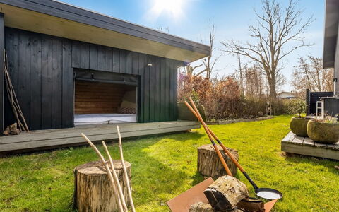 Kato - from the Sea: Hout, Land Lot, Tuin, Garden Gebouwen, Plank, Backyard, Hardwood, Gazon, Werf, Schuur