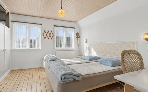 Taja - 170M from the Sea: Bed, Interieur Ontwerp, Slaapkamer, Muur, Flooring, Verdieping, Meubilair, Hout, Plafond, Bedding