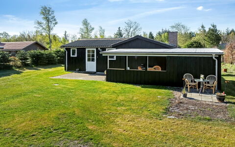 Yaris - from the Sea: Huis, Dak, Huis, Verblijf, Schuur, Garden Gebouwen, Siding, Werf, Blokhut, Hut