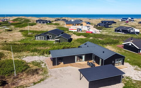 Jouni - 200M from the Sea: Gras, Grasland, Land Lot, Verblijf, Landelijk Gebied, Weide, Garden Gebouwen, Tuin, Schuur