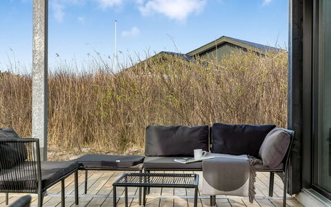 Jouni - 200M from the Sea: Gras, Grasland, Land Lot, Verblijf, Landelijk Gebied, Weide, Garden Gebouwen, Tuin, Schuur