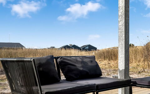 Jouni - 200M from the Sea: Gras, Grasland, Land Lot, Verblijf, Landelijk Gebied, Weide, Garden Gebouwen, Tuin, Schuur