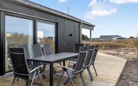 Jouni - 200M from the Sea: Gras, Grasland, Land Lot, Verblijf, Landelijk Gebied, Weide, Garden Gebouwen, Tuin, Schuur