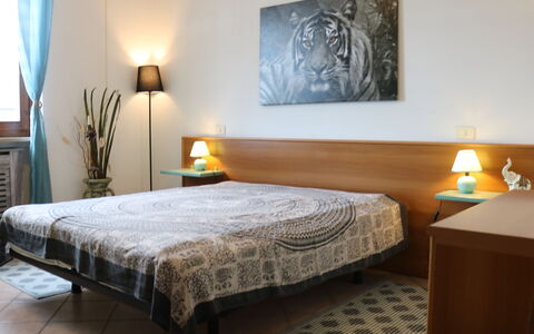 Le Tende Montesin: Meubilair, Bed, Slaapkamer, Interieur Ontwerp, Laken, Hout, Bedding, Verdieping, Flooring, Kamer