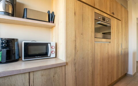 Verona: Interieur Ontwerp, Hout, Flooring, Keuken, Countertop, Cabinetry, Meubilair, Toestel Van De Keuken, Verdieping, Plafond