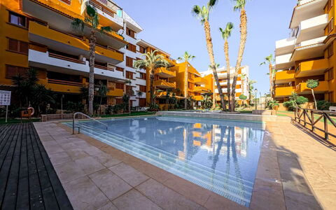 La Recoleta: Appartement, Meubilair, Woongebied, Balkon, Condominium, Stoel, Schaduw, Toevlucht, Kust, Hotel