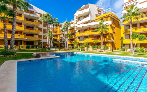 La Recoleta: Appartement, Meubilair, Woongebied, Balkon, Condominium, Stoel, Schaduw, Toevlucht, Kust, Hotel