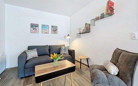 Océanide: Appartement, Balkon, Condominium, Stoel, Aluminium, Leuning, Hardwood, Daylighting, Penthouse, Dek