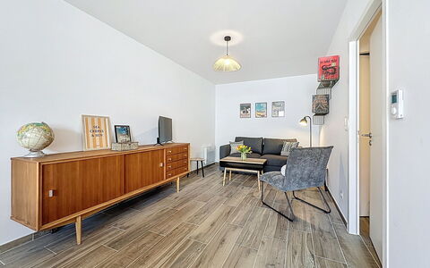 Océanide: Appartement, Balkon, Condominium, Stoel, Aluminium, Leuning, Hardwood, Daylighting, Penthouse, Dek