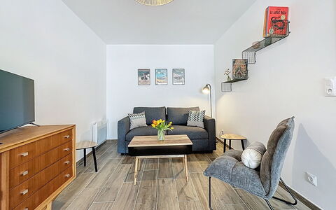 Océanide: Appartement, Balkon, Condominium, Stoel, Aluminium, Leuning, Hardwood, Daylighting, Penthouse, Dek