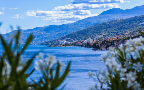Opatija Preluka 101: Appartement, Meubilair, Woongebied, Balkon, Condominium, Stoel, Schaduw, Toevlucht, Kust, Hotel
