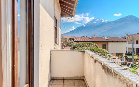 Mariarosa: Appartement, Meubilair, Woongebied, Balkon, Condominium, Stoel, Schaduw, Toevlucht, Kust, Hotel