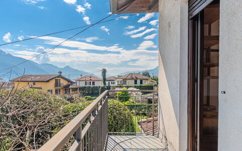 Mariarosa: Appartement, Meubilair, Woongebied, Balkon, Condominium, Stoel, Schaduw, Toevlucht, Kust, Hotel