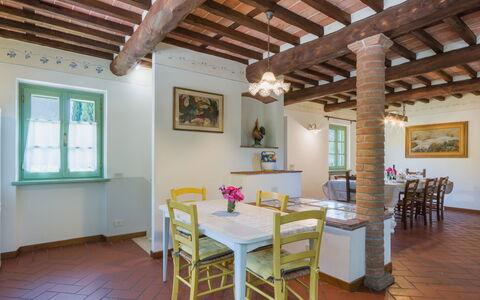 Il Casale: Flooring, Plafond, Interieur Ontwerp, Verdieping, Meubilair, Huis, Kamer, Keuken En Eettafel, Eetkamer, Stoel