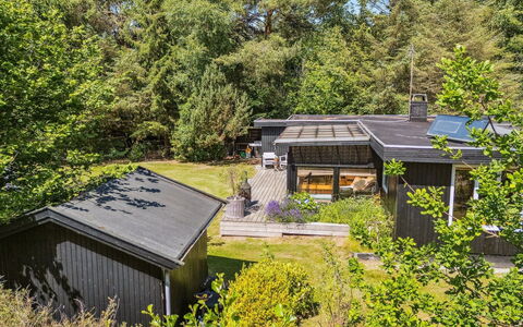 Tatyana - 1.6Km from the Sea: Landgoed, Schaduw, Oprit, Boerderij