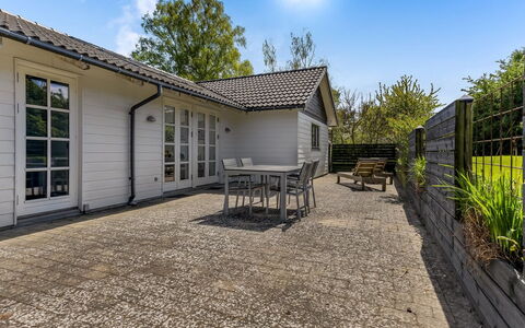 Prohor - 150M from the Sea: Landgoed, Schaduw, Oprit, Boerderij