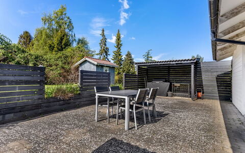 Prohor - 150M from the Sea: Landgoed, Schaduw, Oprit, Boerderij