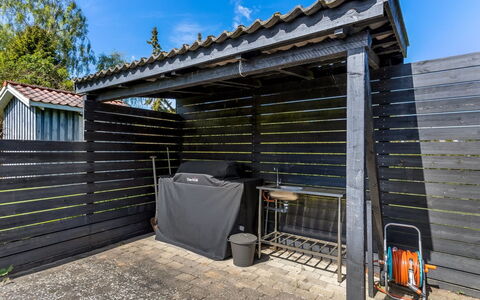 Prohor - 150M from the Sea: Landgoed, Schaduw, Oprit, Boerderij