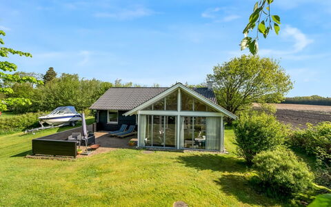 Fido - 500M to the Fjord: Verblijf, Landgoed, Tuin, Gazon, Boerderij, Garden Gebouwen, Landscaping, Siding