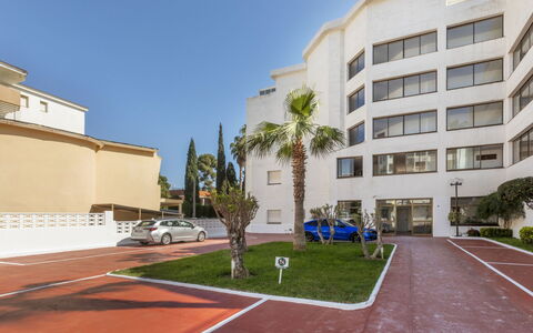 Marinada Cambrils: Zwembad, Samengesteld Materiaal, Appartement, Condominium, Villa, Landscaping, Toevlucht, Hotel, Balkon, Eco Hotel