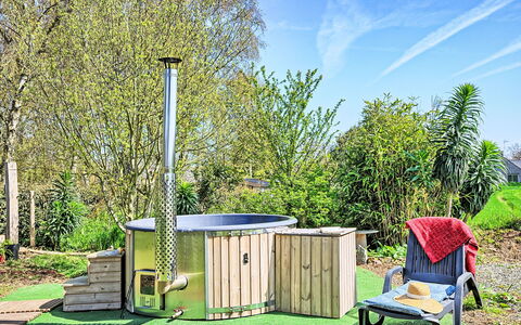 Les Châtaigners: Zwembad, Samengesteld Materiaal, Appartement, Condominium, Villa, Landscaping, Toevlucht, Hotel, Balkon, Eco Hotel