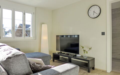 Huus Chloster, Apt Niesen: Meubilair, Interieur Ontwerp, Flooring, Muur, Verdieping, Bankstel, Hout, Kamer, Plafond, Woonkamer