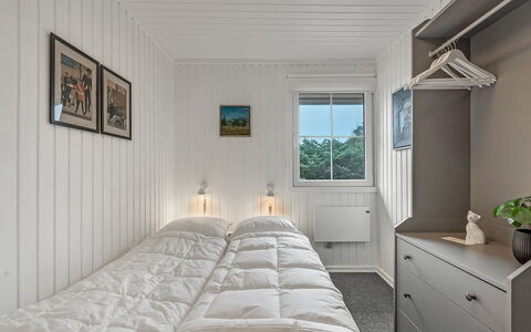 Brodde - 300M from the Sea: Blauw, Zwembad, Meubilair, Buitenmeubels, Toevlucht, Stoel, Schaduw, Eco Hotel, Bloempot