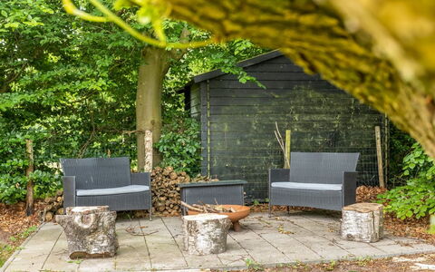 Nanni - from the Sea: Hout, Huis, Veranda, Dek, Hardwood, Dak, Beits, Houten Vloer, Eco Hotel