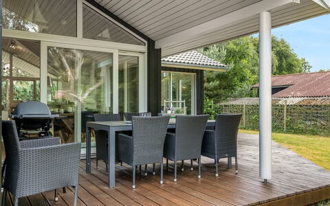 Nanni - from the Sea: Hout, Huis, Veranda, Dek, Hardwood, Dak, Beits, Houten Vloer, Eco Hotel