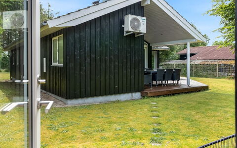 Nanni - from the Sea: Hout, Huis, Veranda, Dek, Hardwood, Dak, Beits, Houten Vloer, Eco Hotel