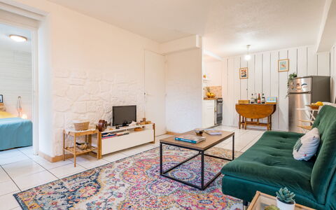 Long Beach: Meubilair, Hout, Interieur Ontwerp, Cabinetry, Keuken, Flooring, Countertop, Kast, Kamer, Beits