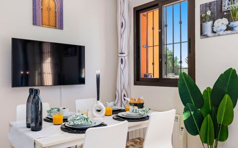Cerro del Sol 6: Meubilair, Interieur Ontwerp, Tafel, Kamer, Flooring, Verlichting, Stoel, Huis, Fotolijst, Verdieping