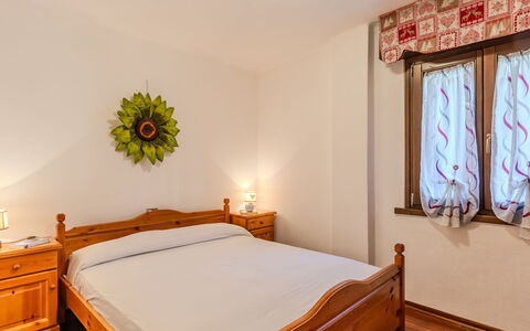 La Meridiana: Meubilair, Bed, Interieur Ontwerp, Slaapkamer, Hout, Laken, Verdieping, Bedding, Plafond, Flooring