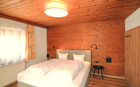 Manuel: Hout, Interieur Ontwerp, Plafond, Flooring, Verdieping, Lichte Inrichting, Kamer, Beits, Slaapkamer, Bed